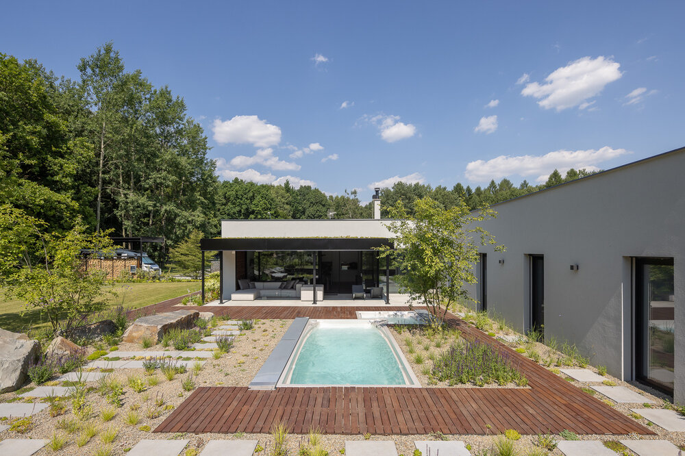 USSPA swim spa and Combi iN spa – perfect combo for relaxing in your home garden.
