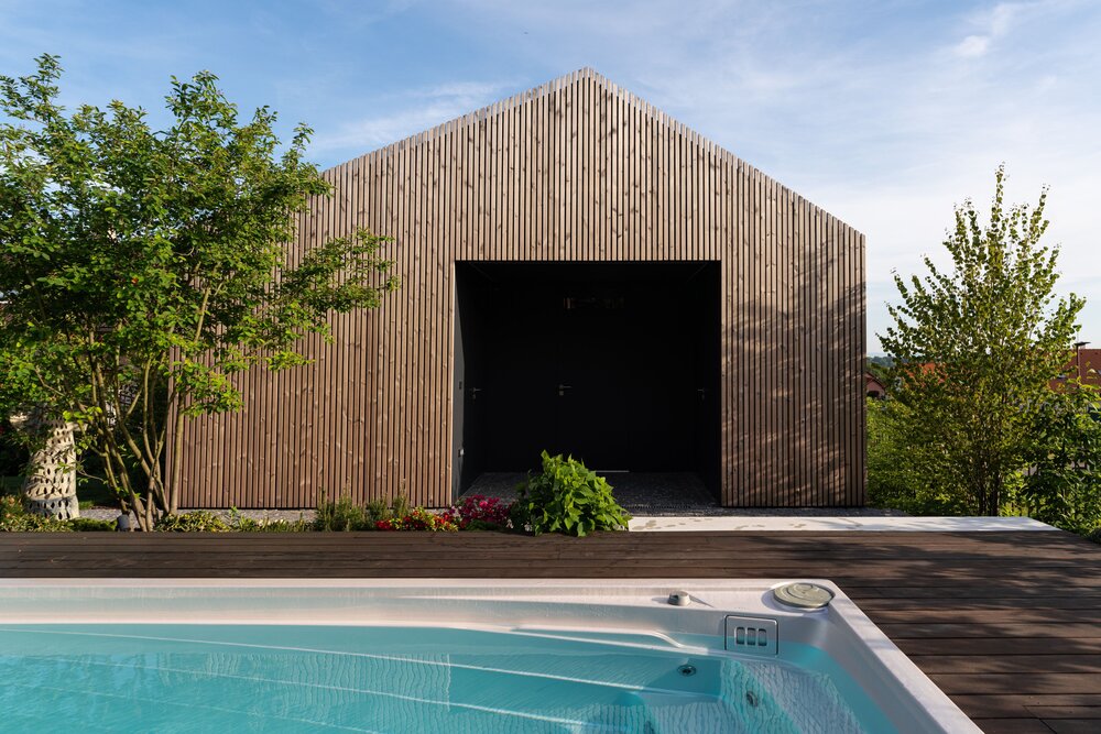 Designer home with USSPA Swim Spa XL – inspiration for placing a premium all-season pool. Photo: MgA. Pavel Juřík