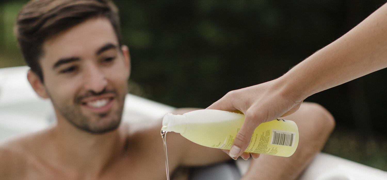 USSPA aromatherapy in a hot tub – deep home relaxation combining scents and hydrotherapy.