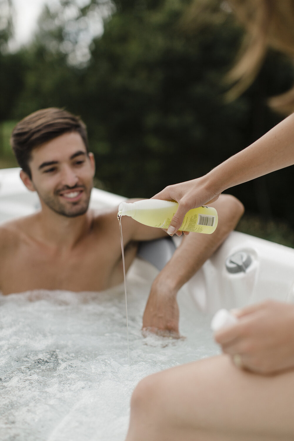 USSPA aromatherapy in a hot tub – deep home relaxation combining scents and hydrotherapy.
