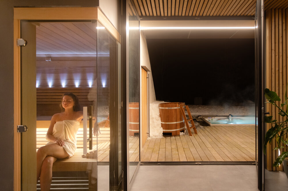 USSPA hot tub – a winter escape into warm water where soothing jets restore energy and comfort.