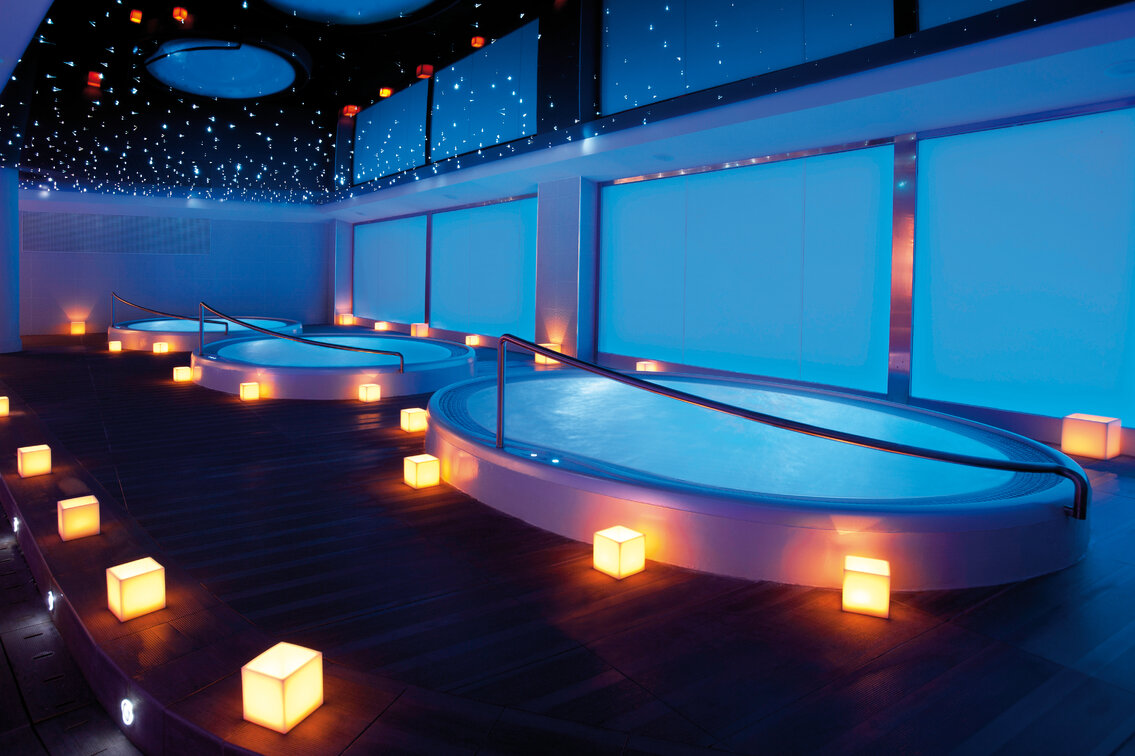 USSPA Arena – luxury outdoor wellness spa for up to 12 people with premium quality and custom design.
