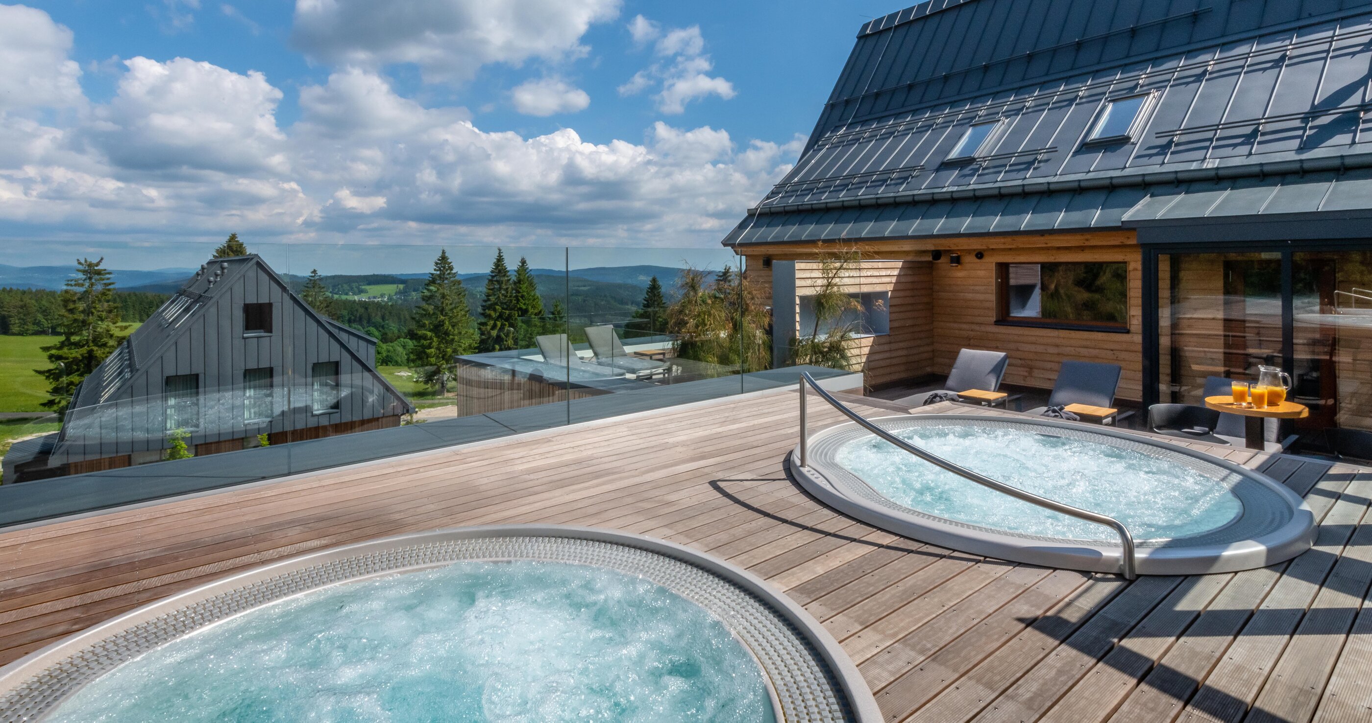 USSPA professional hot tubs – comprehensive hydrotherapy and ongoing service for commercial wellness.