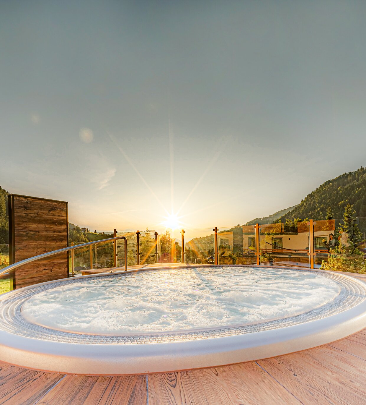 USSPA Arena – spacious spa for twelve with a spiral jet layout delivering an intense relaxation experience.