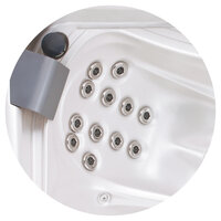 HamamComplexiN in the USSPA Master – twelve rotating jets in a commercial hot tub for energizing back massage.