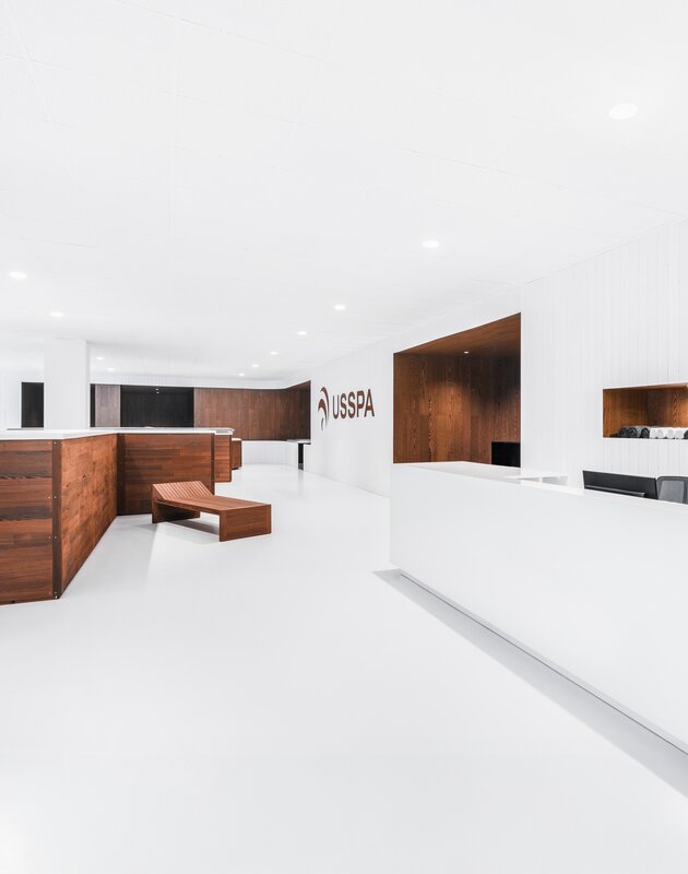 USSPA Ostrava showroom – try outdoor hot tubs and year-round swim spa, interior by Vrtiška & Žák.