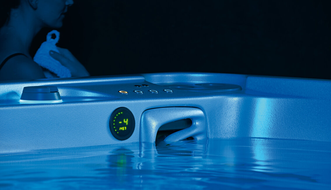 The USSPA swim spa offers easy control in mobile app for comfort and smart management.