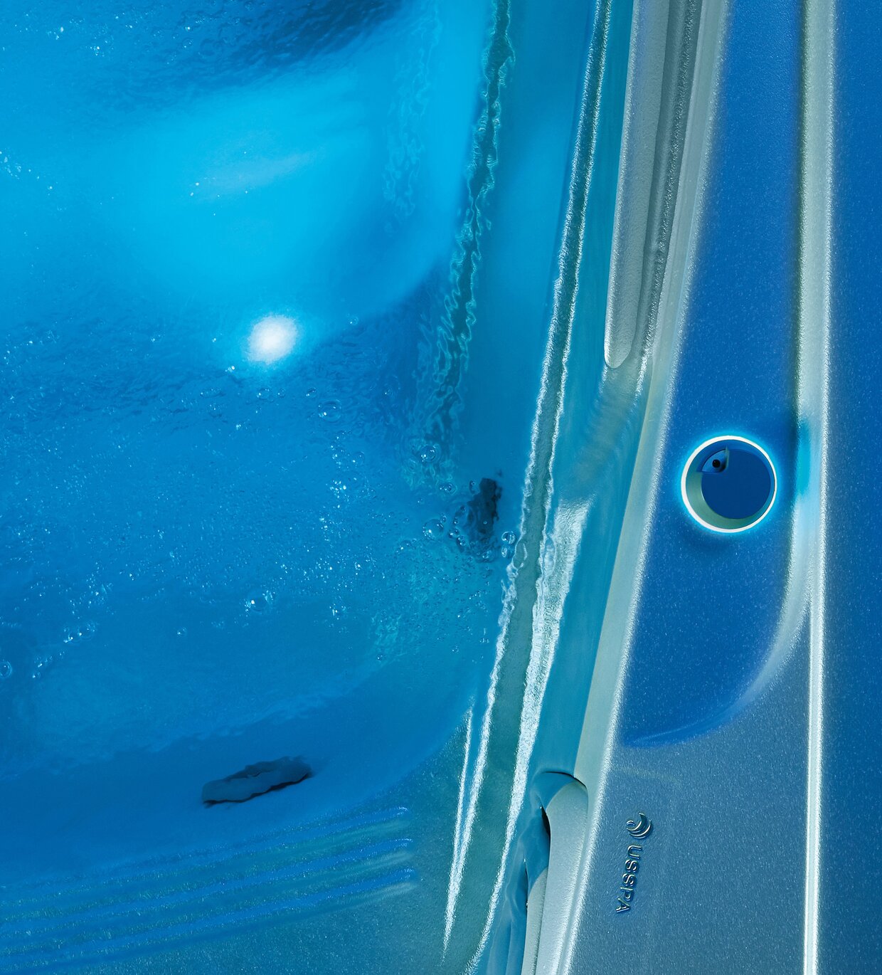 USSPA swim spa accessories – thermal covers, lifts and technical elements for perfect relaxation.