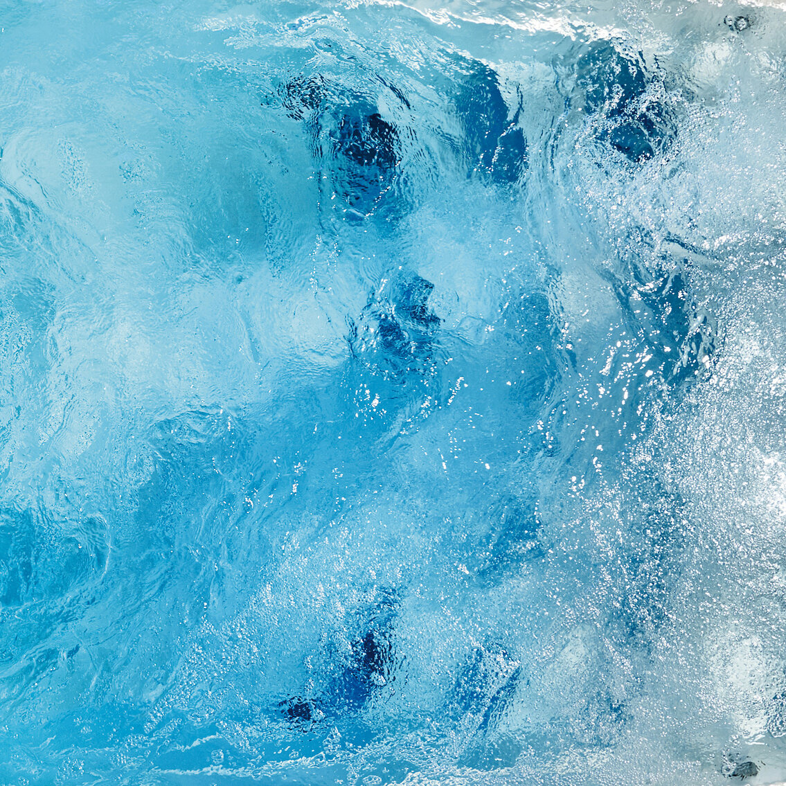 Save energy: USSPA swim spa with alternative heating and heat exchanger.