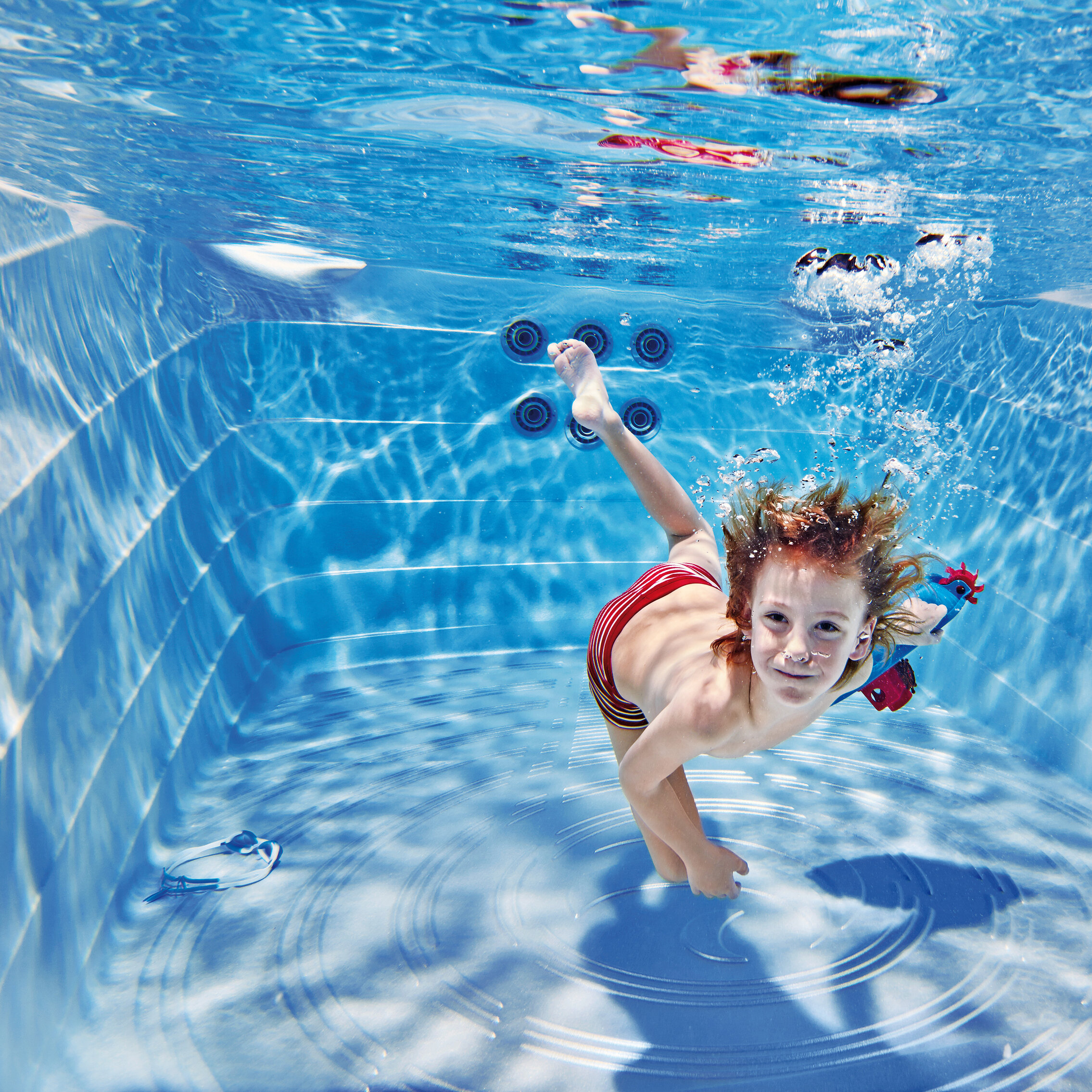 In swim spa from USSPA, the system keeps water clean and safe automatically.