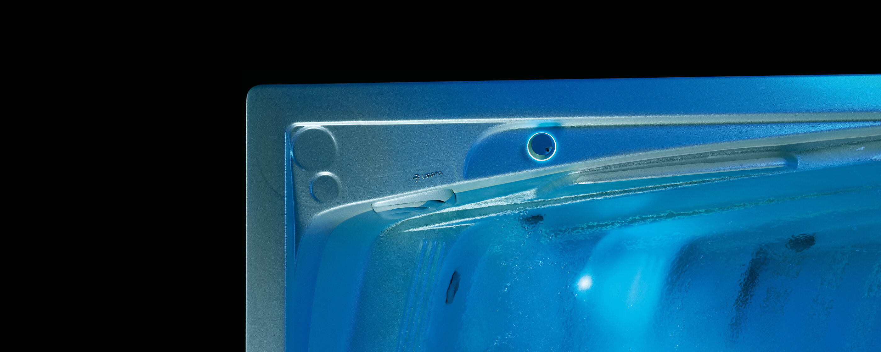 USSPA swim spa accessories – thermal covers, lifts and technical elements for perfect relaxation.