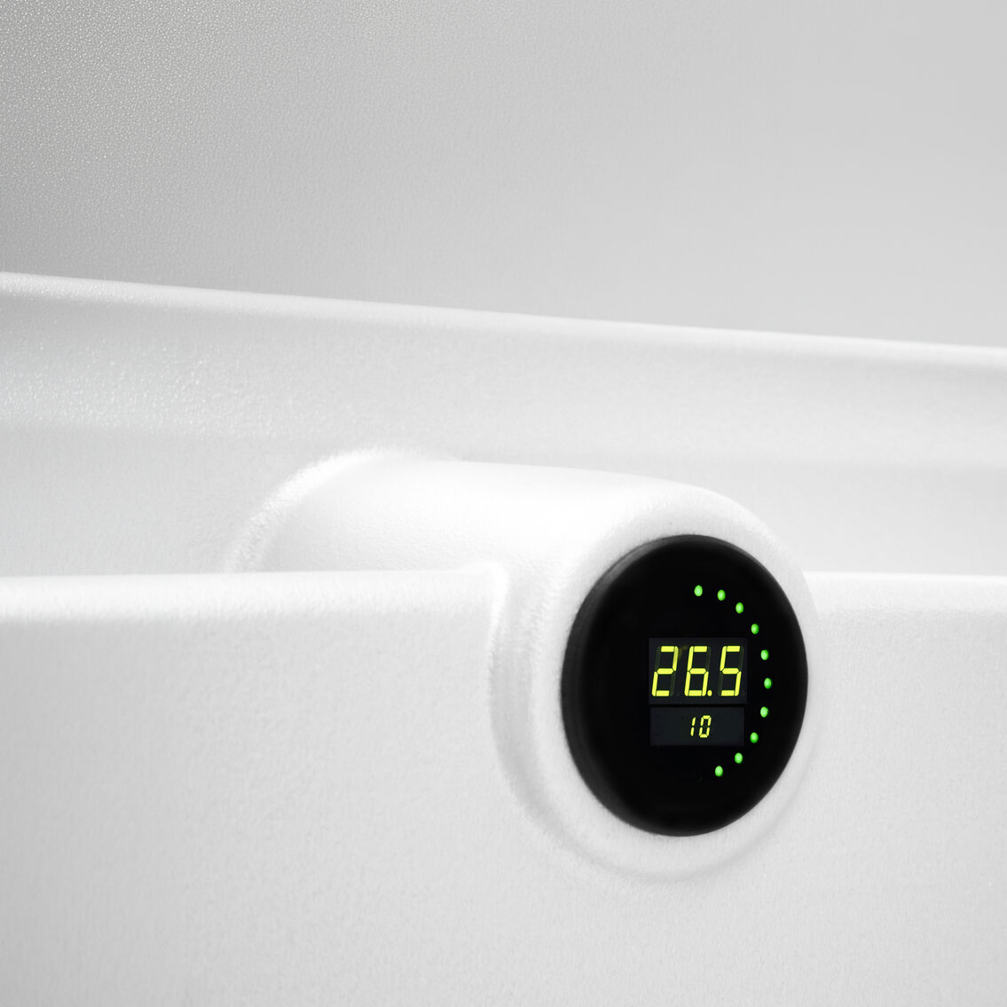 Built-in iNtimer tracks every second of your swim spa workout for full control.