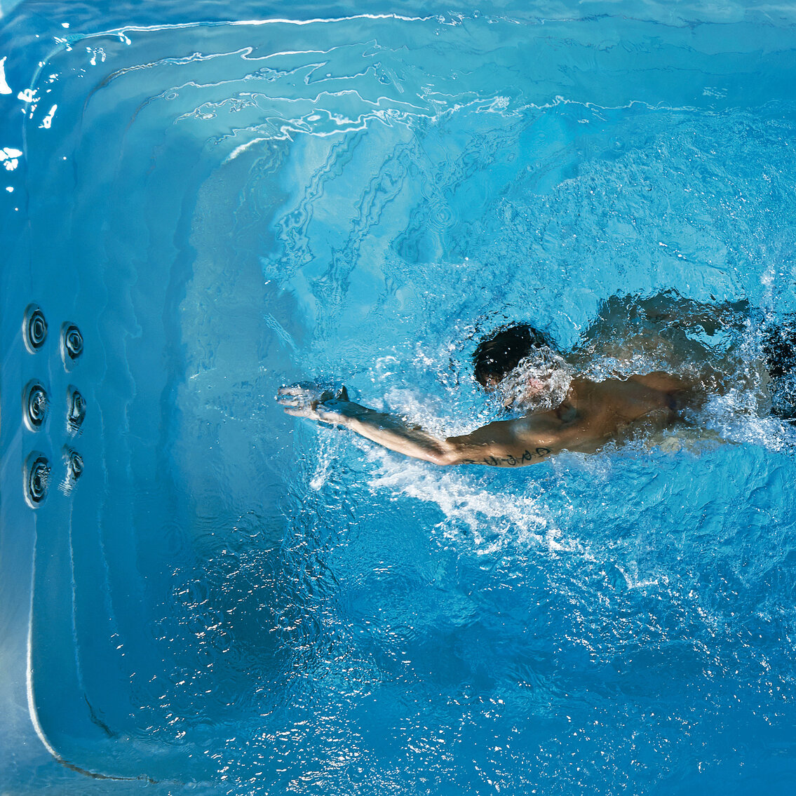 USSPA premium swim spa pool brings a comfortable swimming solution right at your home.