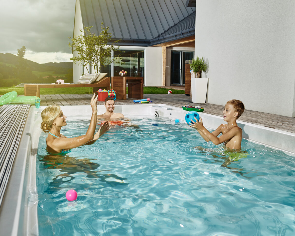 USSPA swim spa provides active swimming and fun, perfect for quality family time.