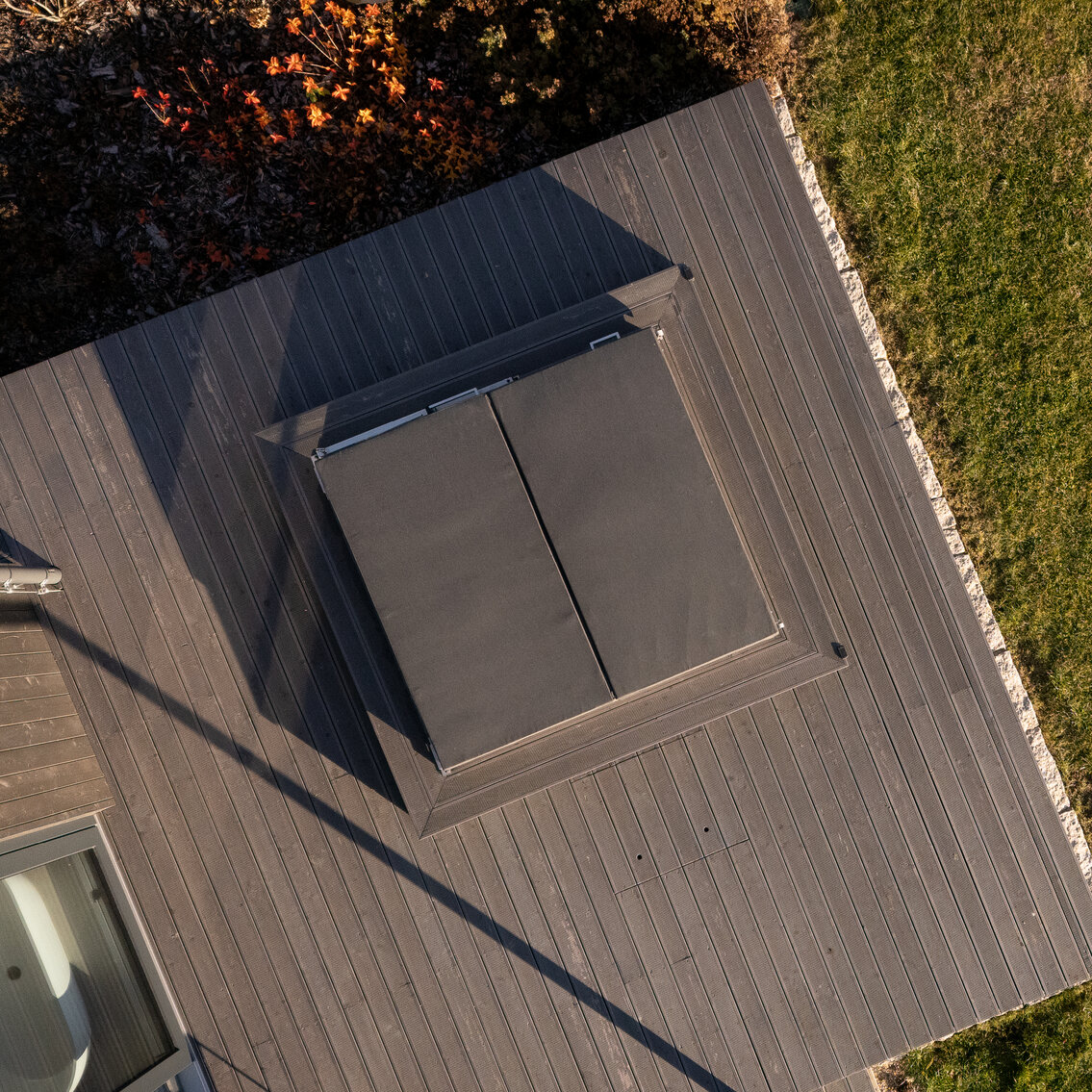 USSPA thermal cover reduces water evaporation, keeps temperature, and protects kids and pets.