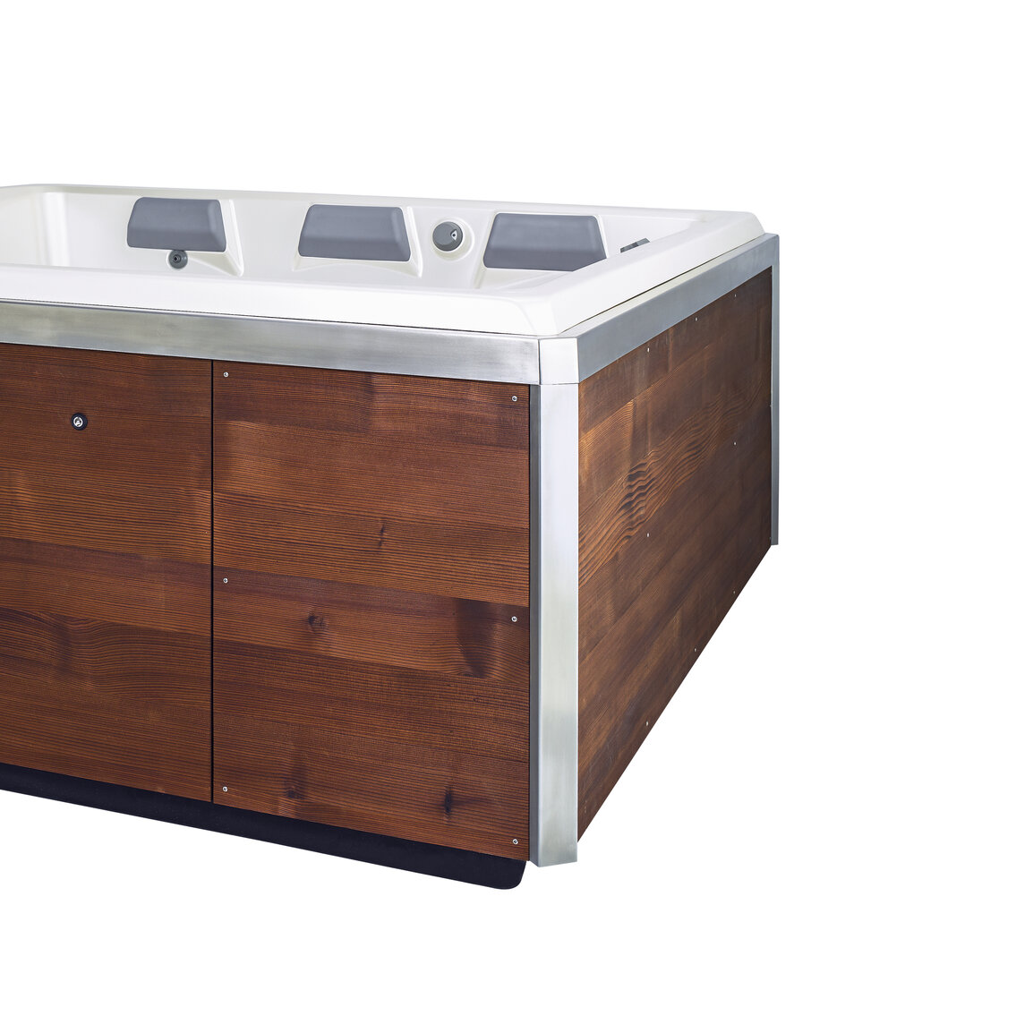 USSPA hot tubs – ICE–COOL cabinet combines wood and stainless steel for an elegant spa design.