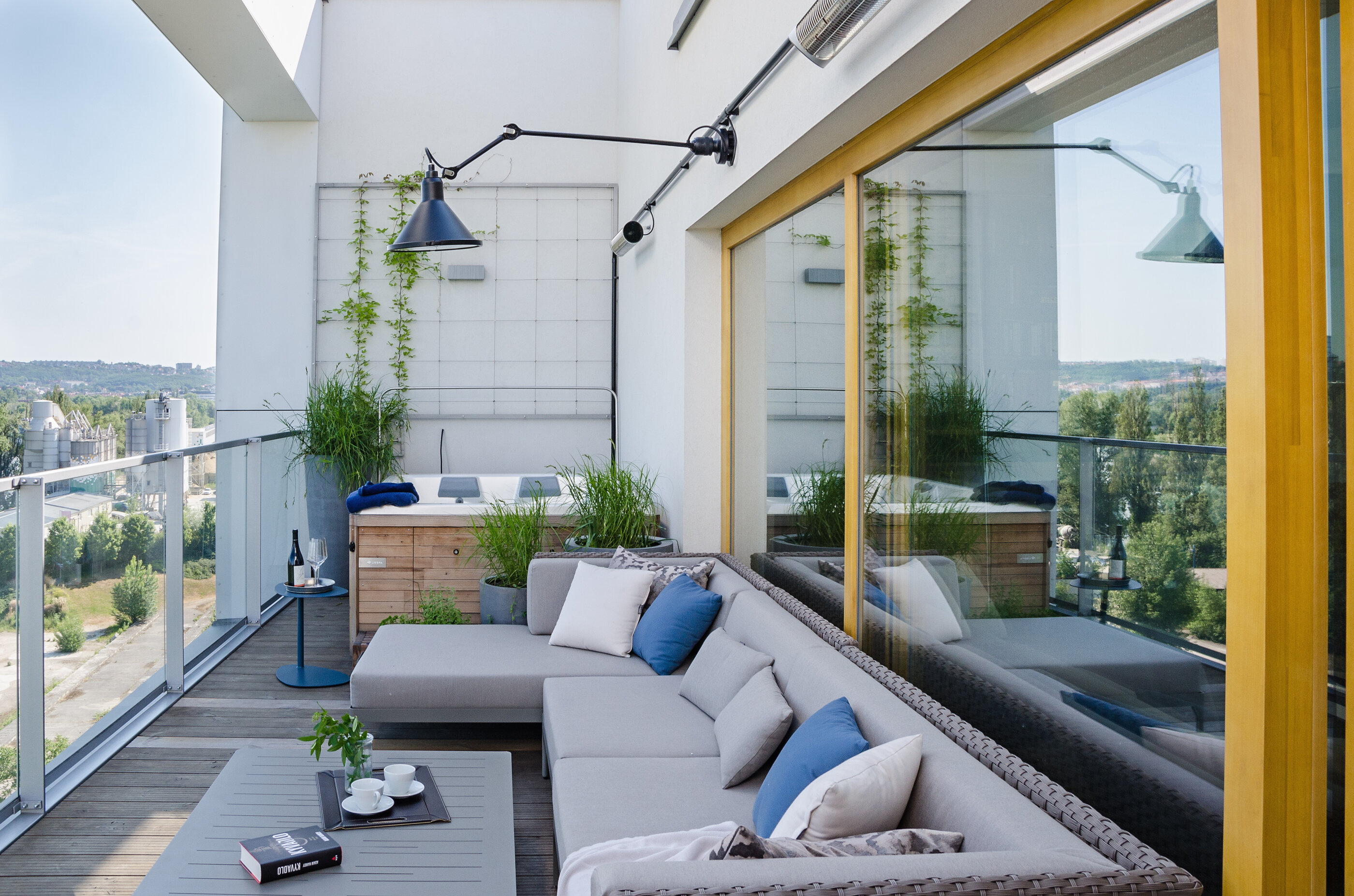 USSPA Czech-designed whirlpool – custom fit for your apartment terrace.