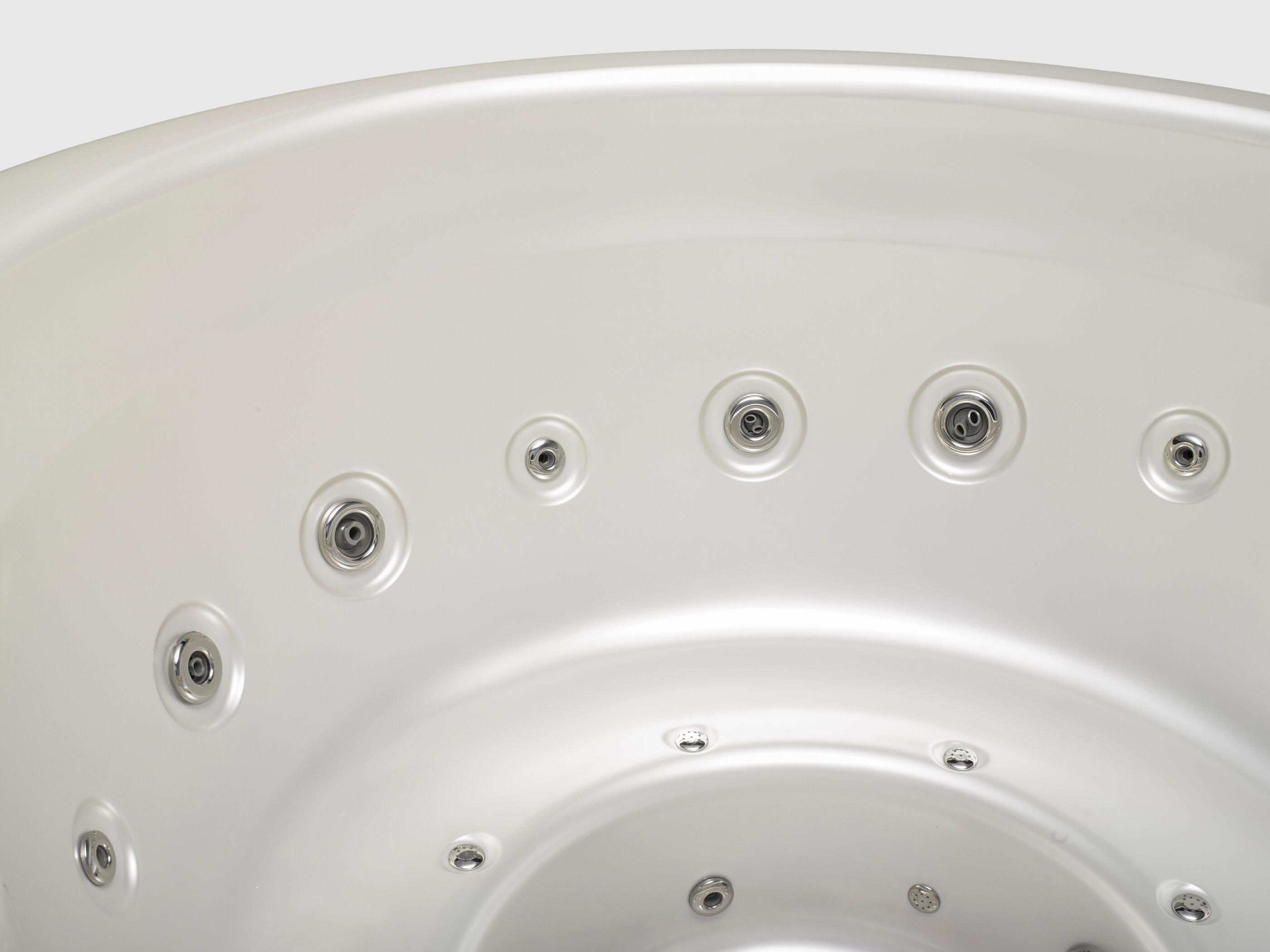USSPA Noel – classic hot tub with clean lines, comfortable layout and spiral back‑massage jets.