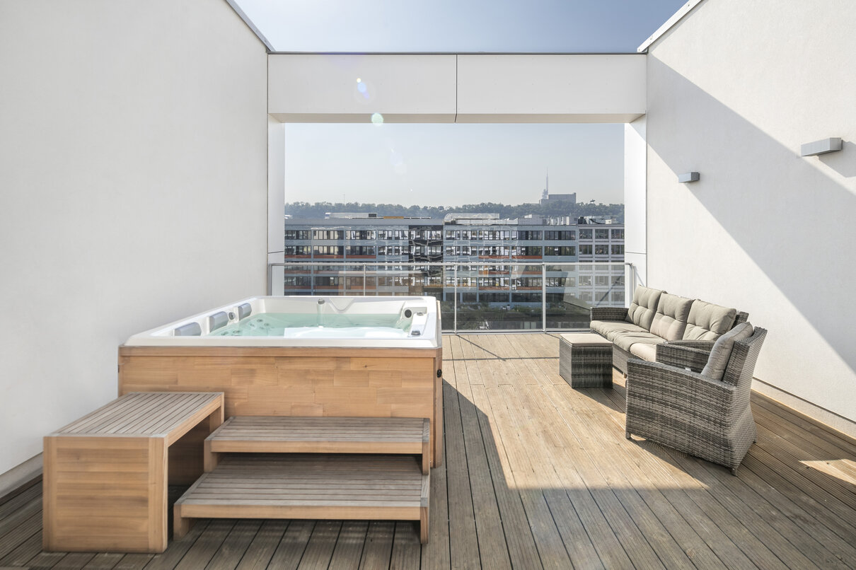 USSPA garden spa Virgo iN on the terrace of a family house for wellness from the comfort of your home.