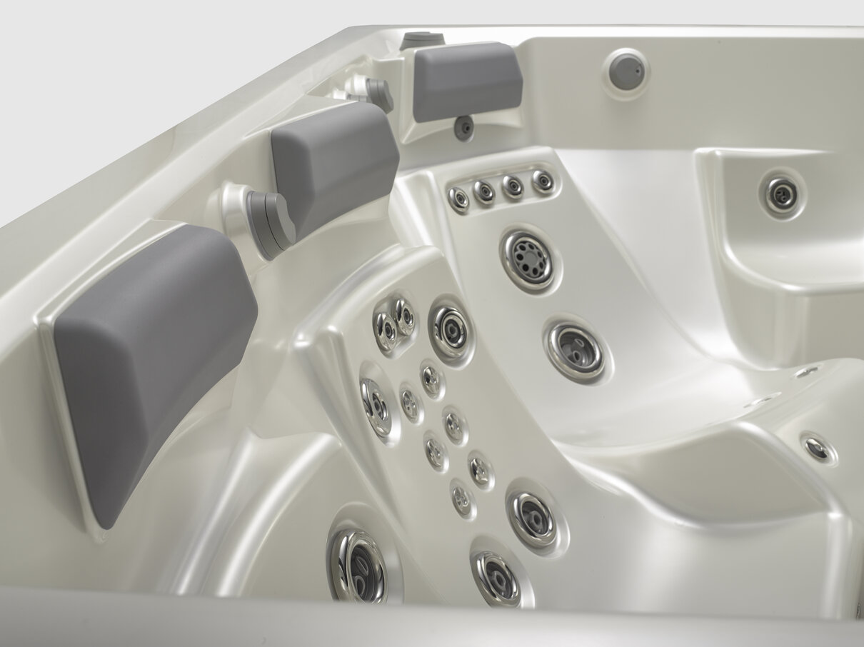 USSPA premium whirlpool Taurus iN, detail of massage jets for full body relaxation.